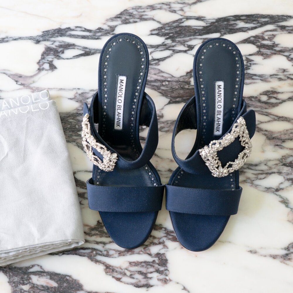NWOB MANOLO BLAHNIK Gable 90 Jewel Buckle Mules Navy EU 36